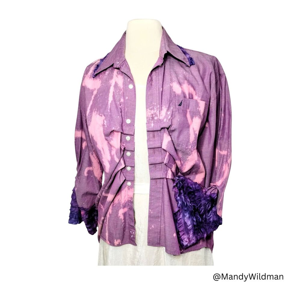 Womens upcycledboyfriend shirt. Bleached. Unique, eco friendly. Size L.